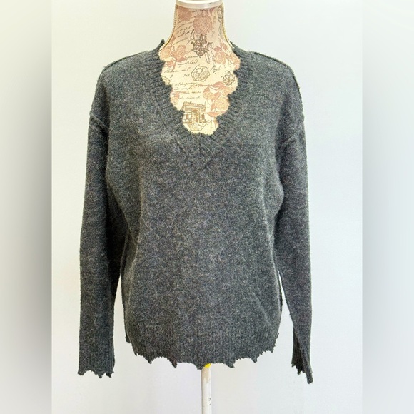 MAGASCHONI Gray V-Neck shark bite trim Sweater size S - Picture 1 of 12